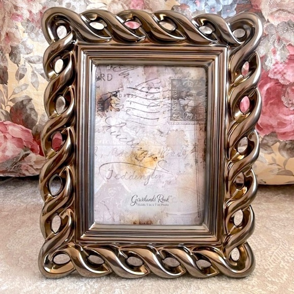 Brand New Grasslands Road Metallic Pewter Ceramic Picture Frame for 5"x7" Photo